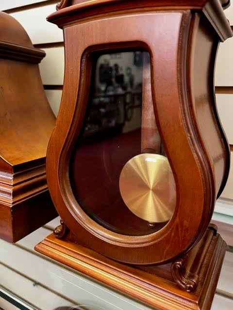 "Arendal" mantle clock with pendulum