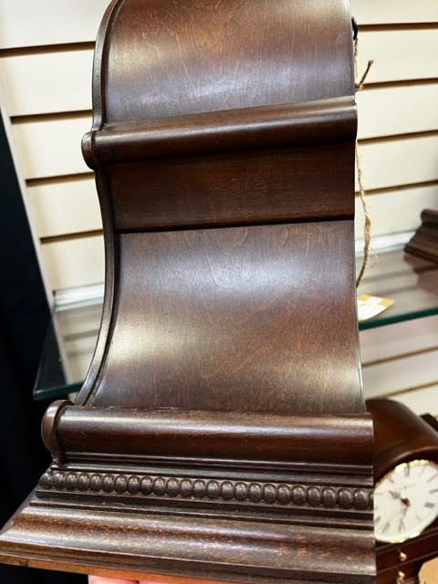 Hampton mantle clock with ivory dial