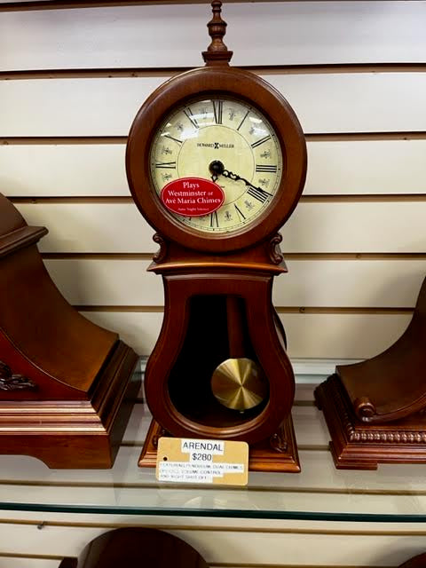 "Arendal" mantle clock with pendulum