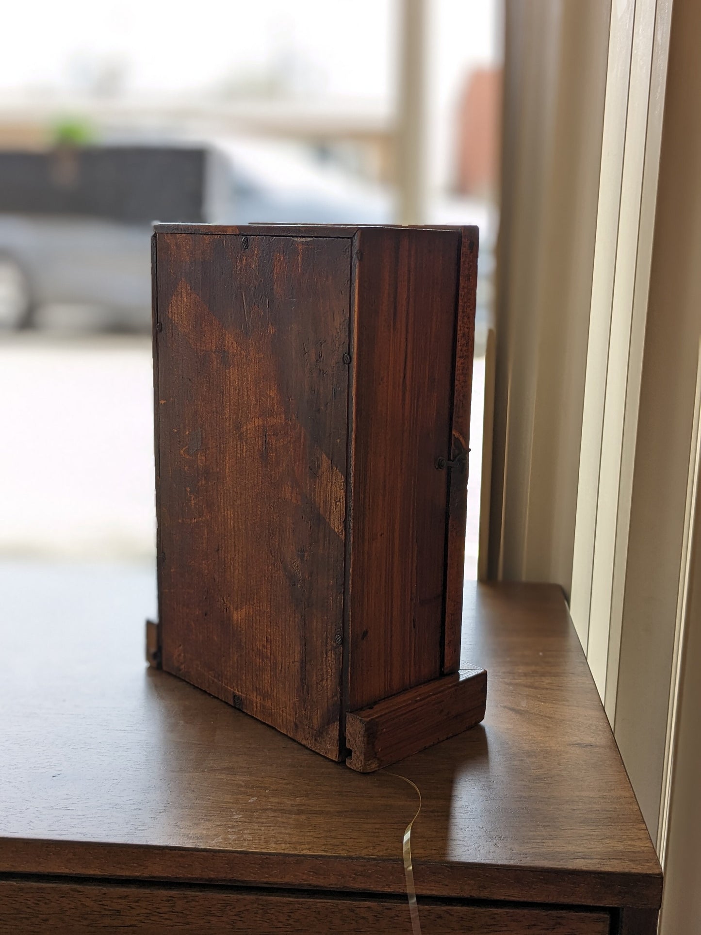 ANTIQUE TABLE TOP CLOCK